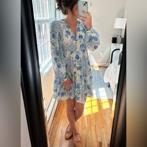 Hunter Bell Long Sleeve Tiered Short Dress in Blue & Green Floral Medallion, XS